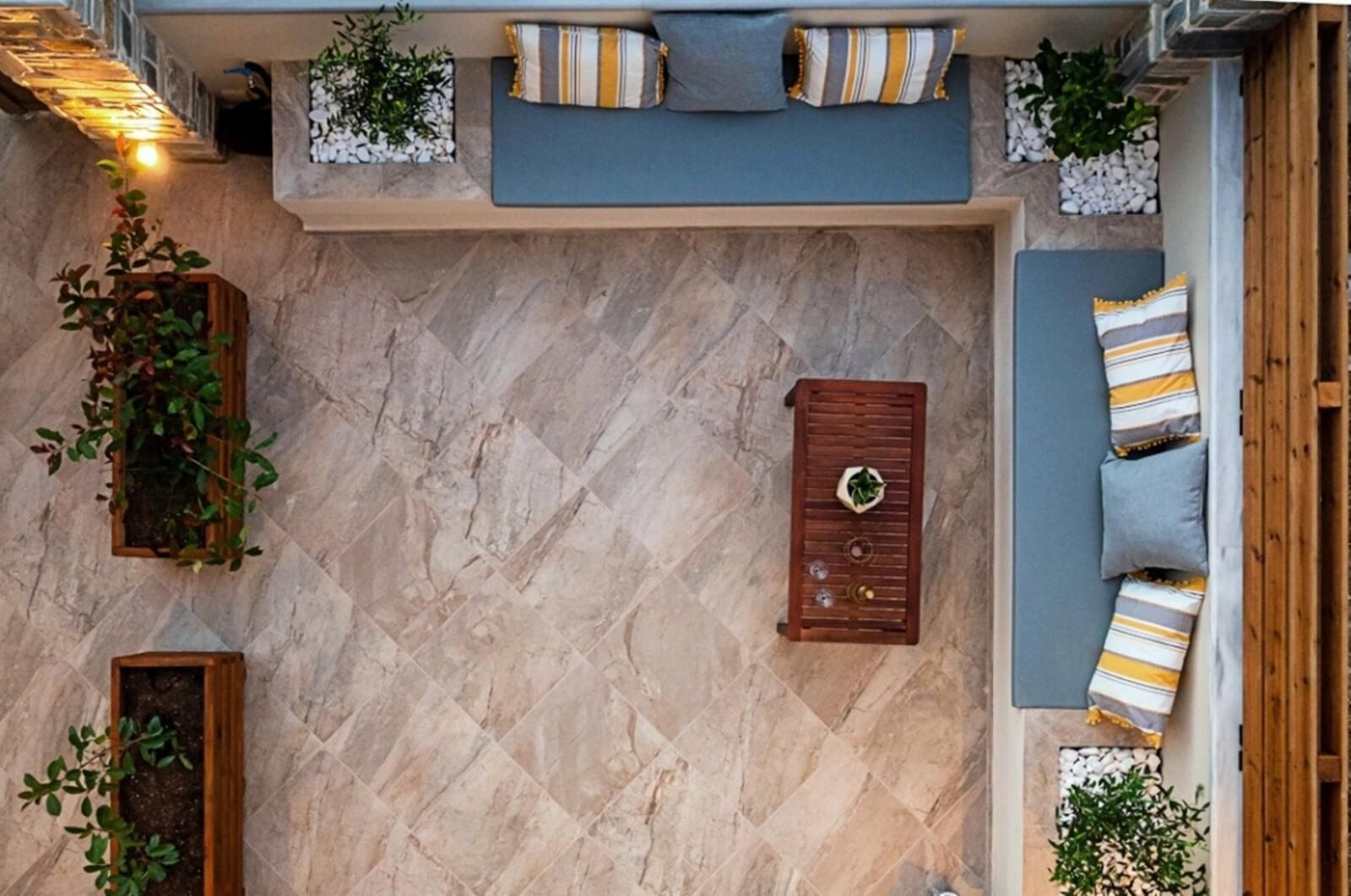 Cozy apartment with yard — φωτογραφία 1