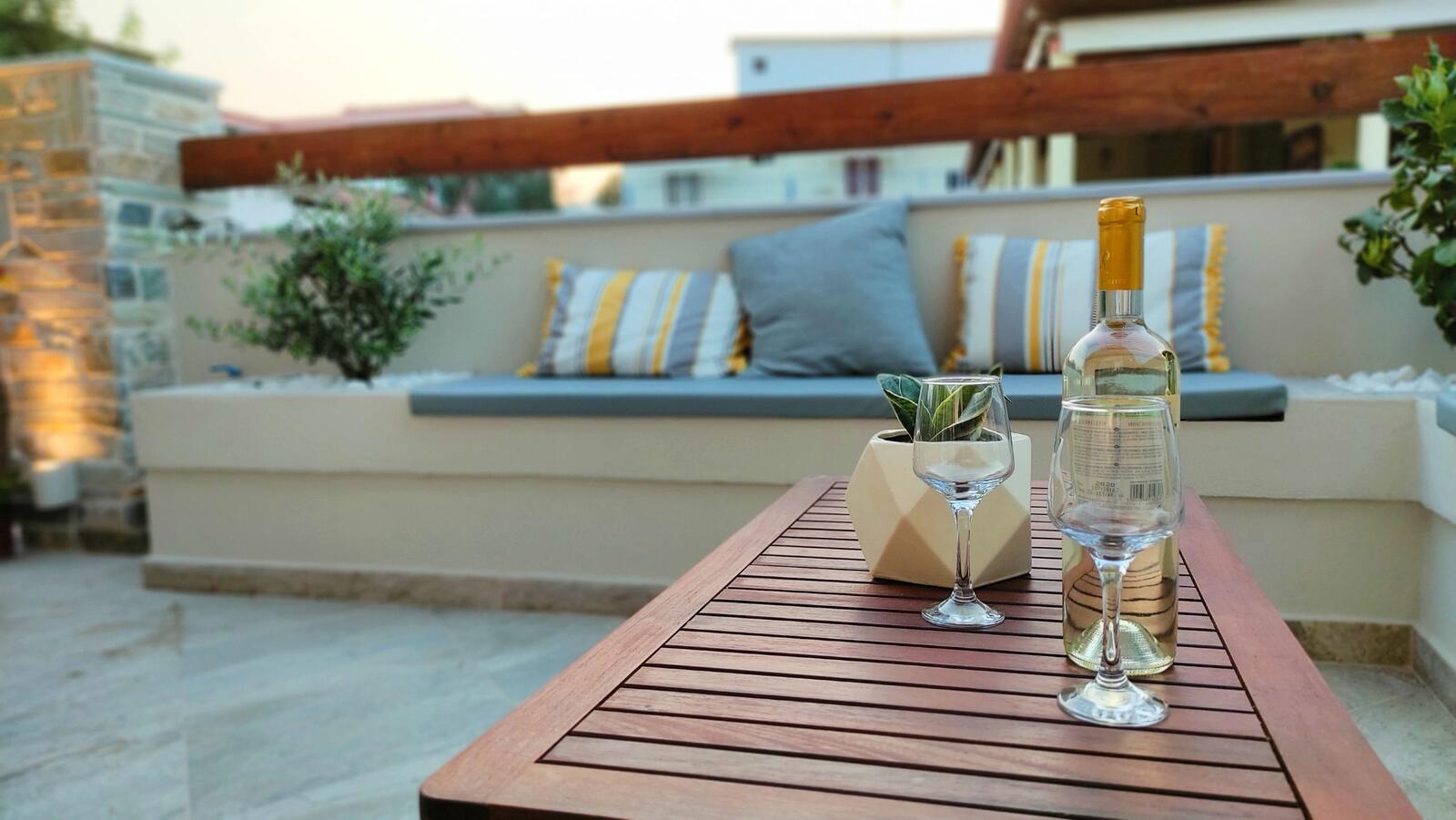 Cozy apartment with yard — φωτογραφία 3