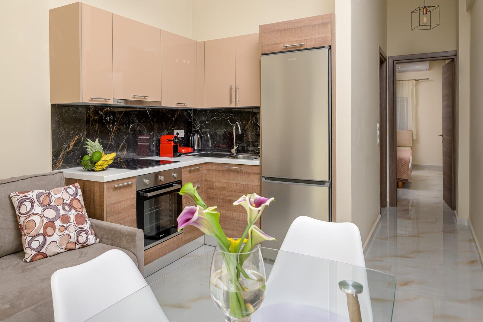 Cozy apartment with yard — φωτογραφία 7